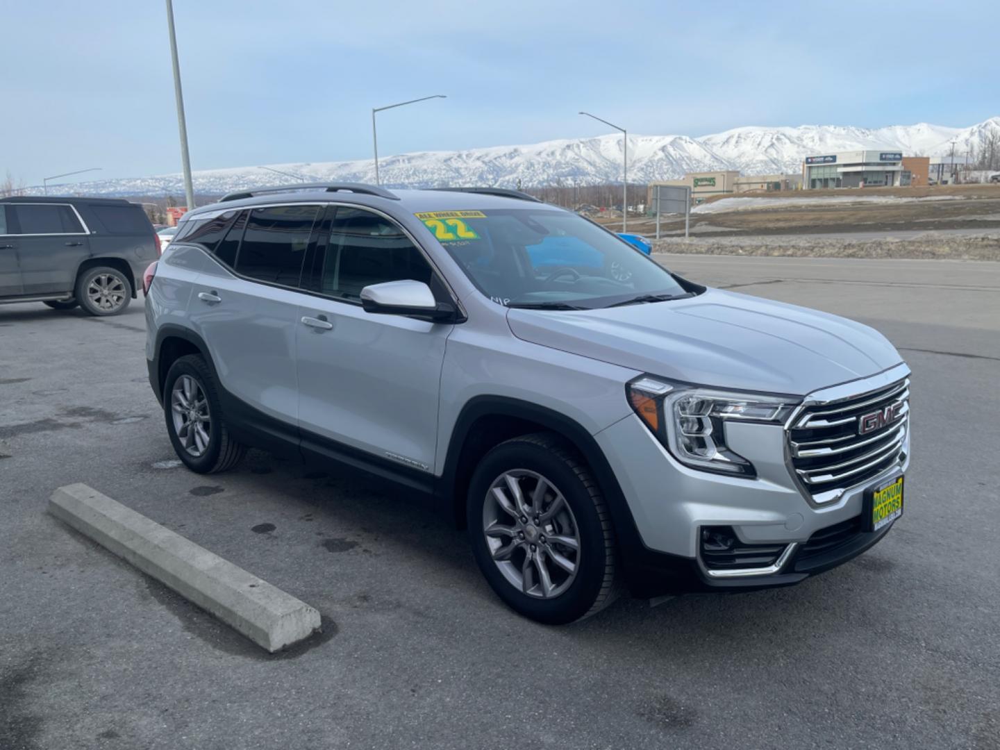 2022 SILVER GMC TERRAIN SLT (3GKALVEV2NL) with an 1.5L engine, Automatic transmission, located at 1960 Industrial Drive, Wasilla, 99654, (907) 274-2277, 61.573475, -149.400146 - Photo#4